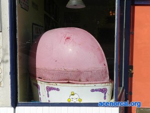 Tilt-a-Whilr car at Straw